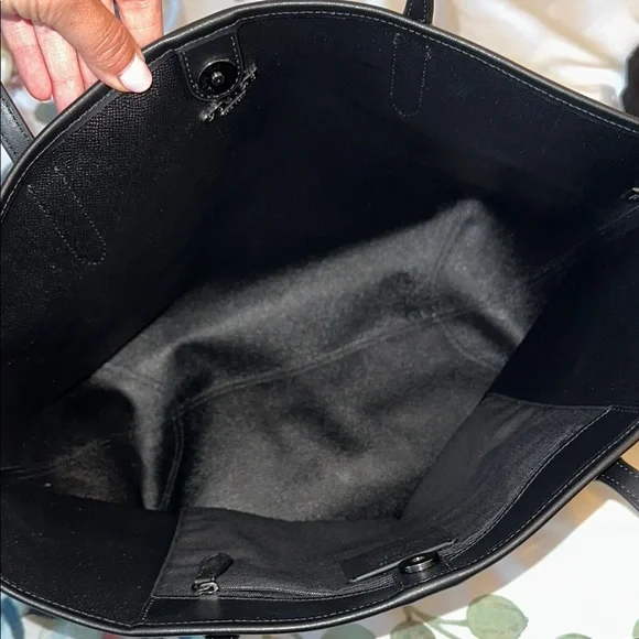 Coach Black Classic Tote Bag - Picture 7 of 13